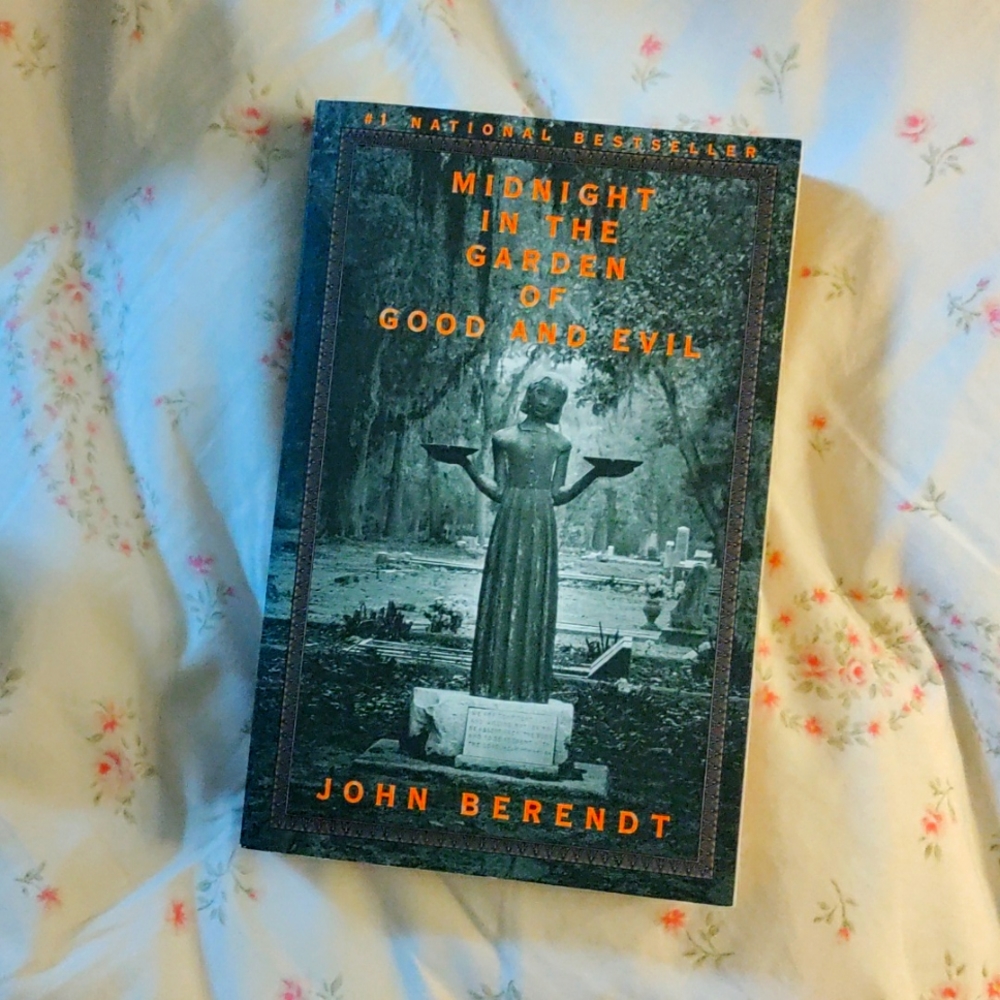 Midnight in The Garden of Good and Evil Book